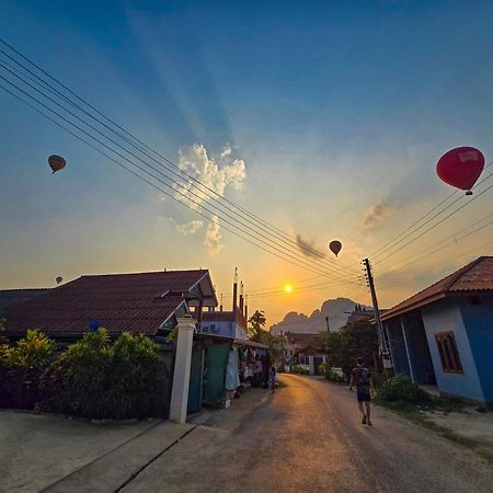 Saphaothong Guesthouse Vang Vieng Esterno foto