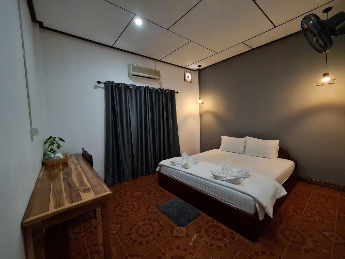 Saphaothong Guesthouse Vang Vieng Esterno foto