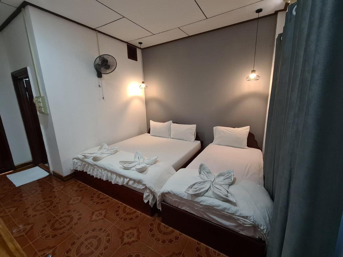 Saphaothong Guesthouse Vang Vieng Esterno foto