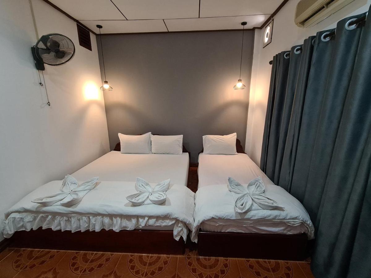 Saphaothong Guesthouse Vang Vieng Esterno foto