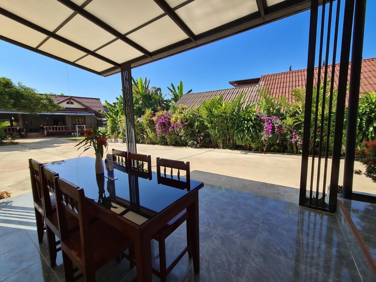 Saphaothong Guesthouse Vang Vieng Esterno foto