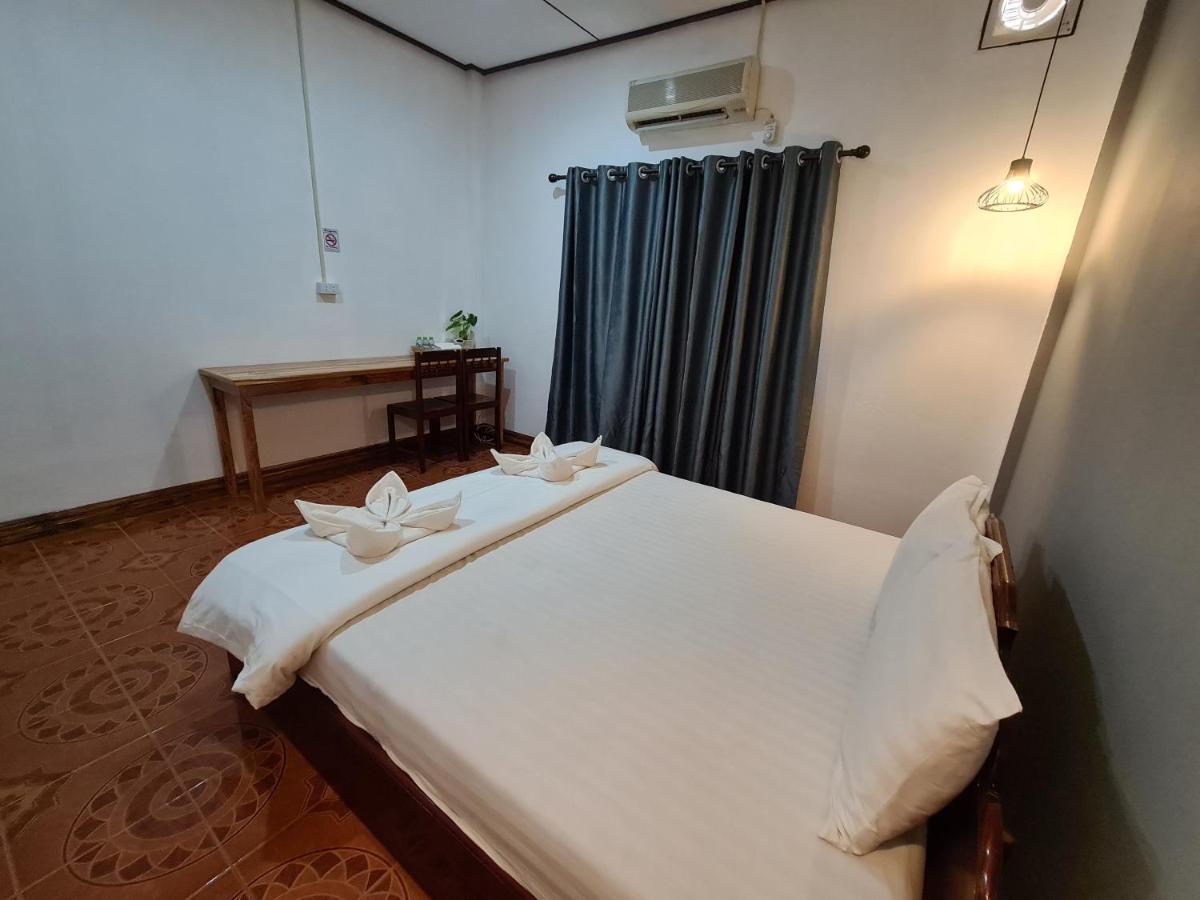 Saphaothong Guesthouse Vang Vieng Esterno foto