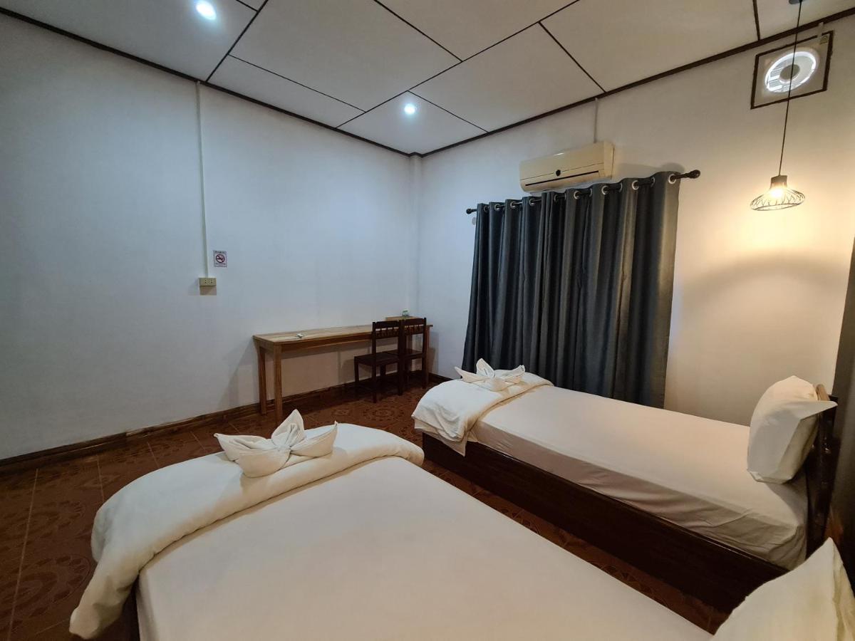 Saphaothong Guesthouse Vang Vieng Esterno foto