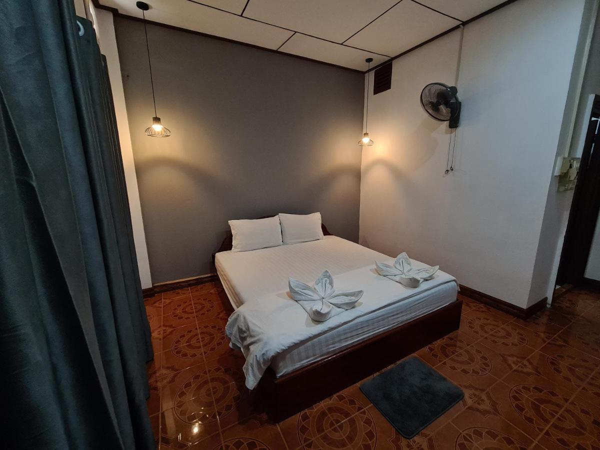 Saphaothong Guesthouse Vang Vieng Esterno foto