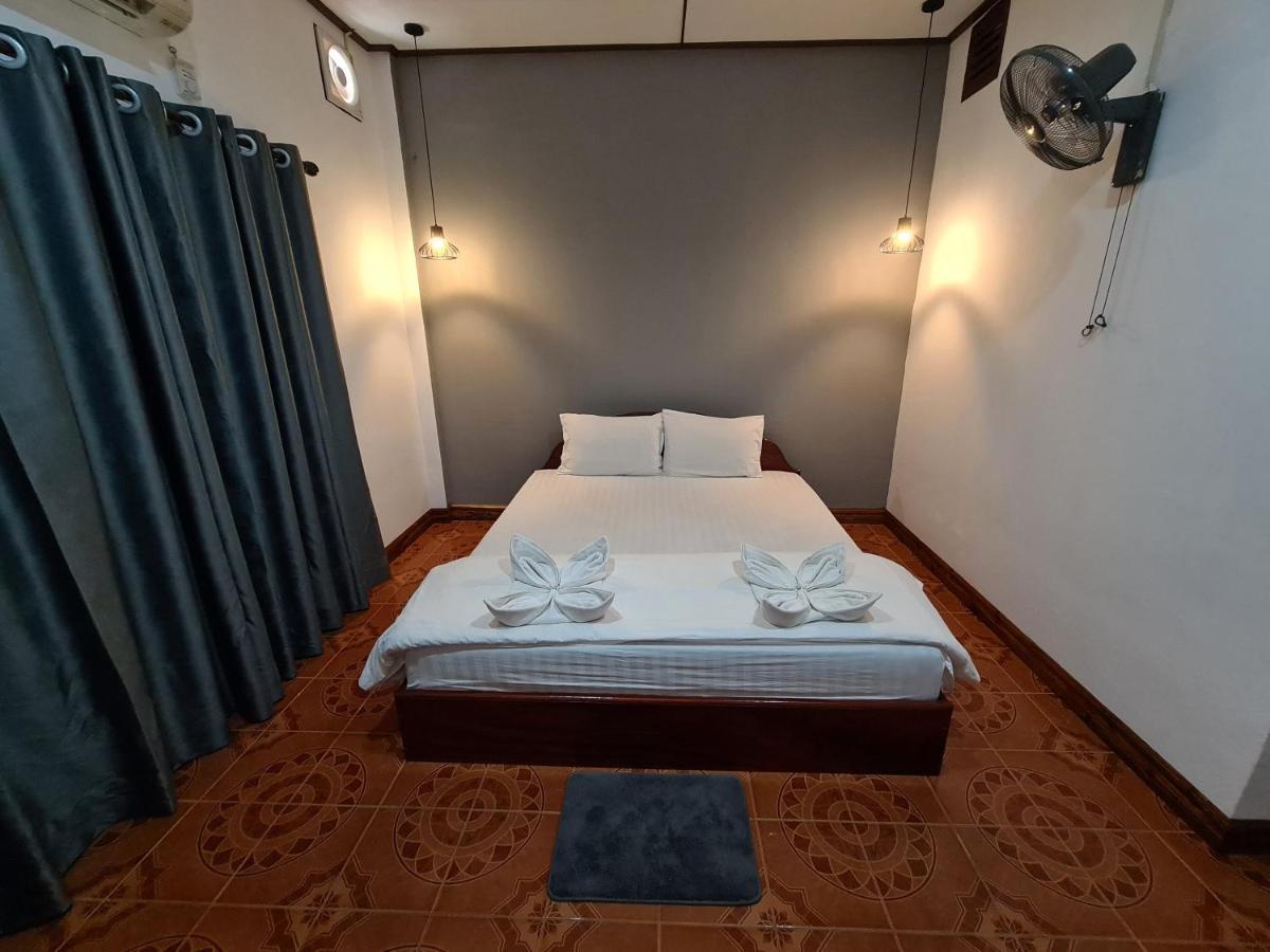 Saphaothong Guesthouse Vang Vieng Esterno foto