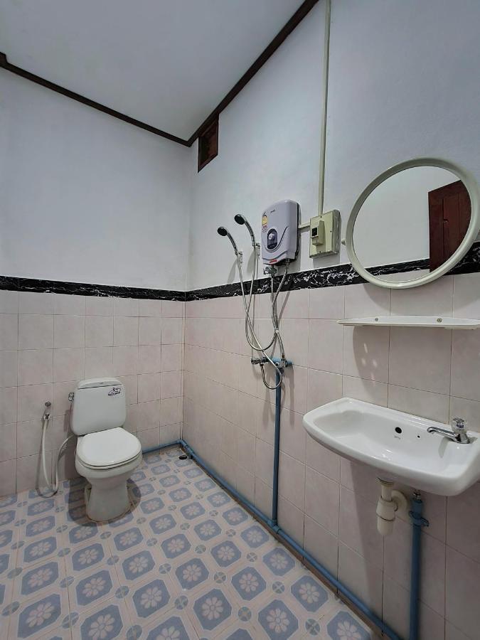 Saphaothong Guesthouse Vang Vieng Esterno foto