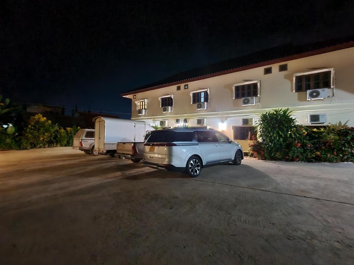 Saphaothong Guesthouse Vang Vieng Esterno foto