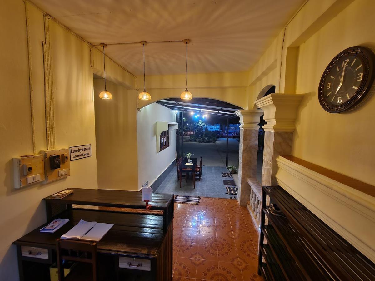 Saphaothong Guesthouse Vang Vieng Esterno foto