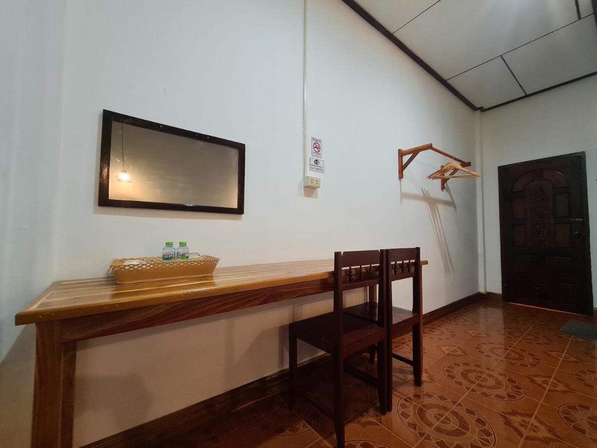 Saphaothong Guesthouse Vang Vieng Esterno foto
