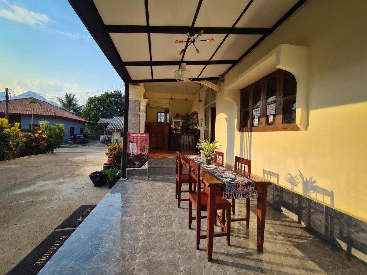 Saphaothong Guesthouse Vang Vieng Esterno foto