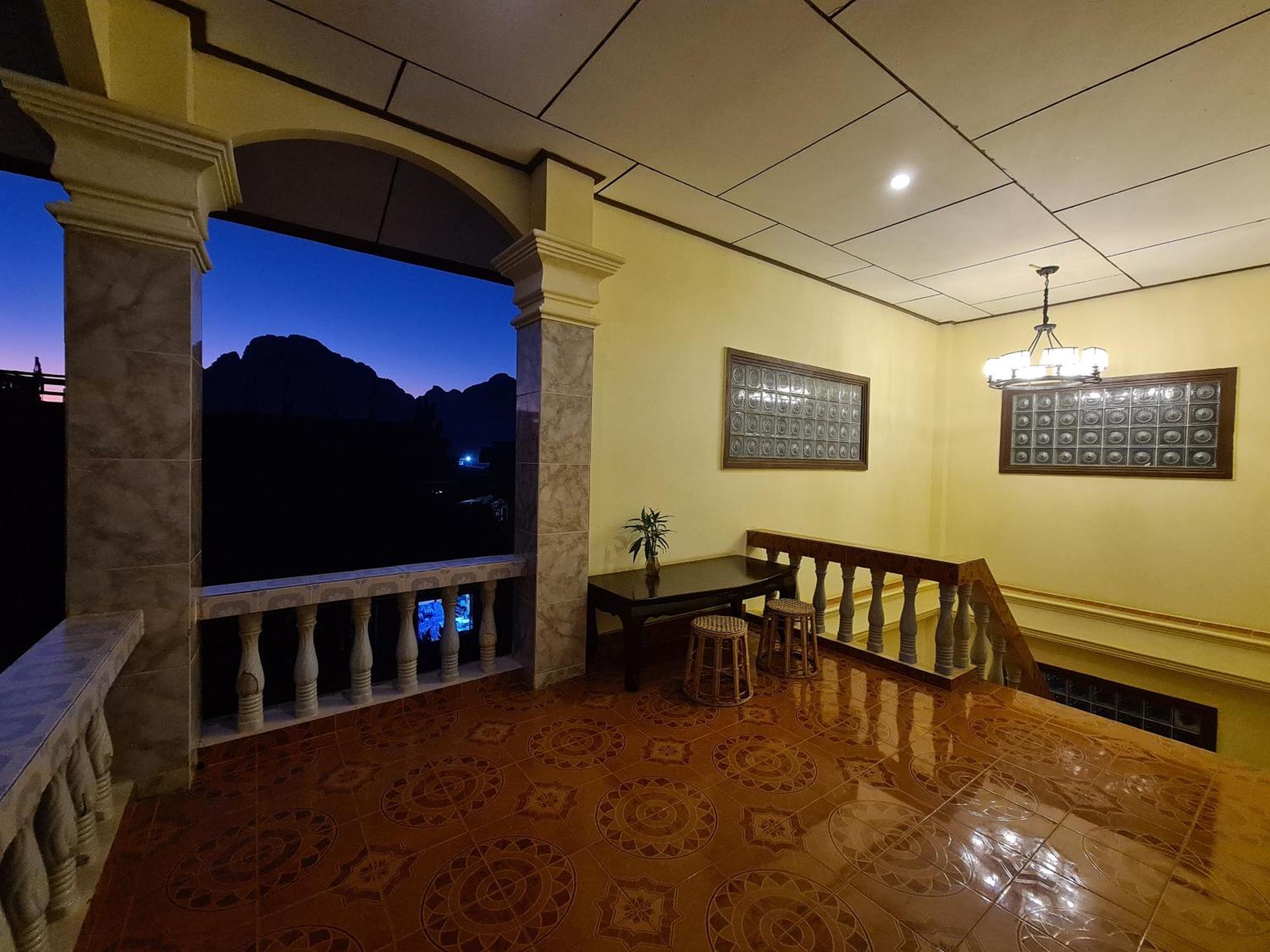 Saphaothong Guesthouse Vang Vieng Esterno foto
