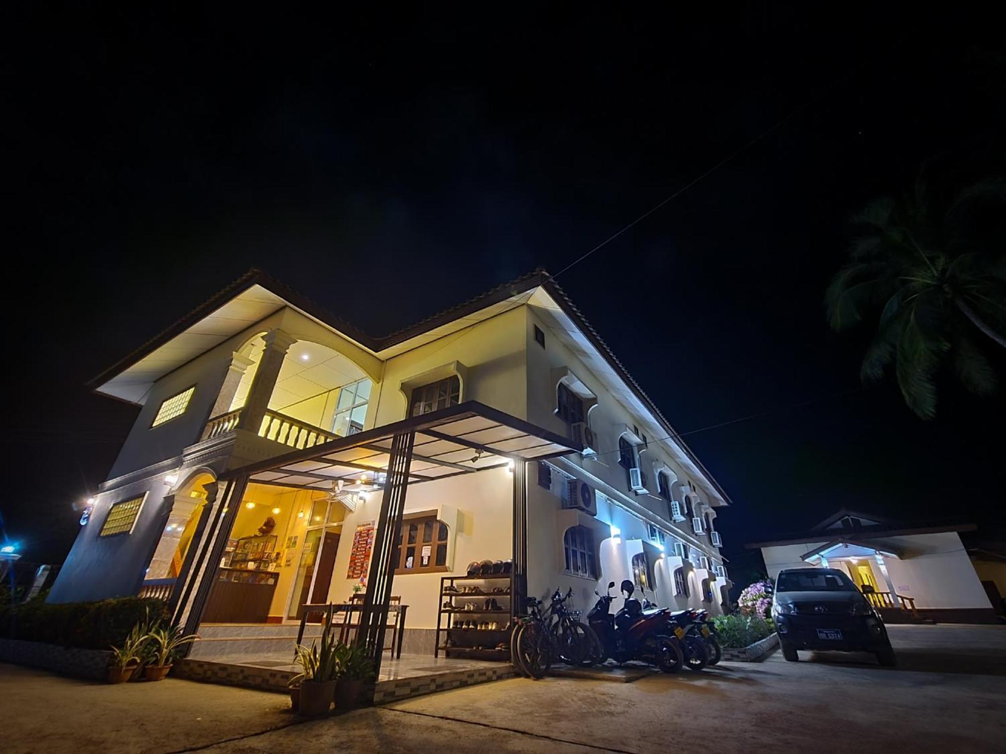 Saphaothong Guesthouse Vang Vieng Esterno foto