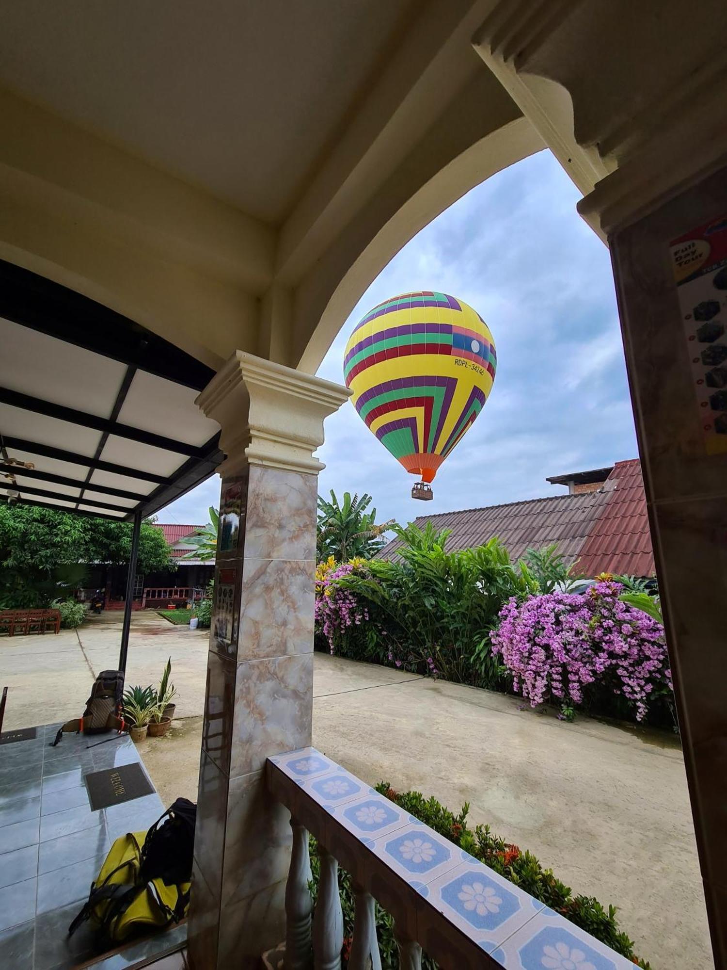 Saphaothong Guesthouse Vang Vieng Esterno foto