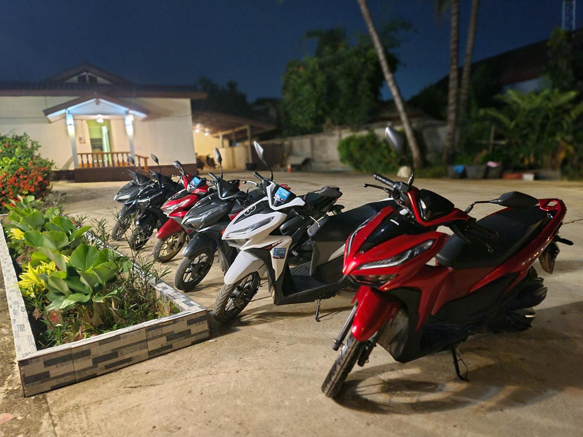 Saphaothong Guesthouse Vang Vieng Esterno foto