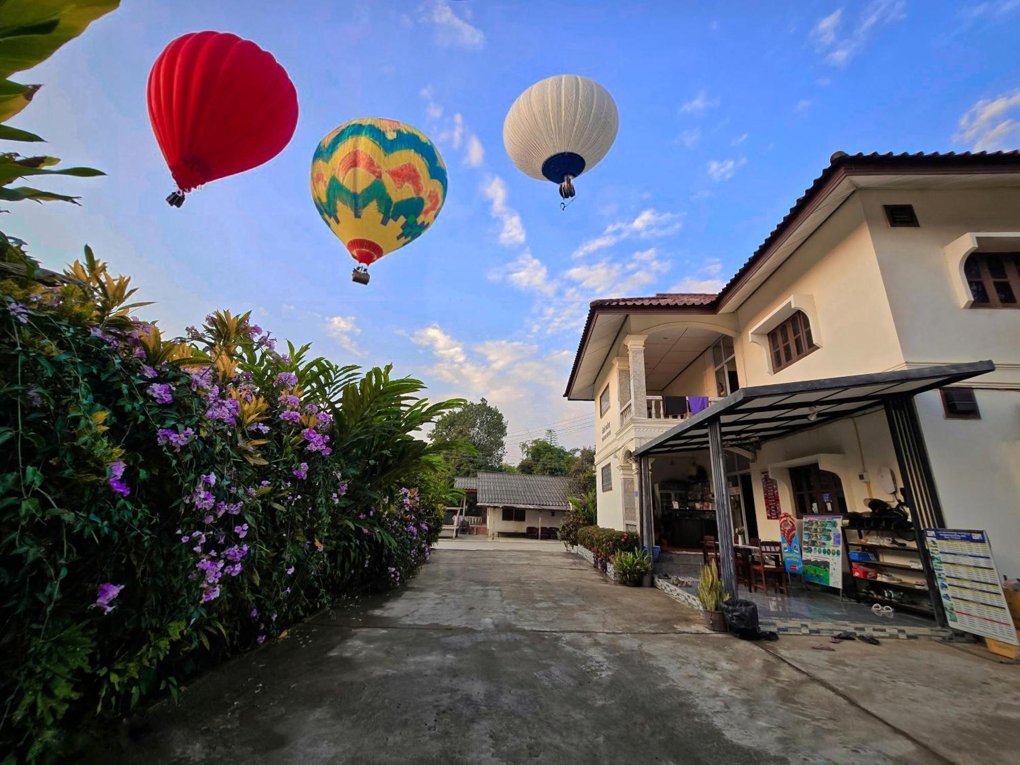 Saphaothong Guesthouse Vang Vieng Esterno foto